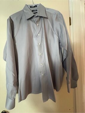 Claiborne Men's Pale Blue Button-Front Dress Shirt
